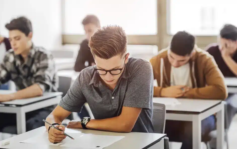 ¿Cuánto necesito sacar en el Icfes para estudiar la carrera de mis sueños?